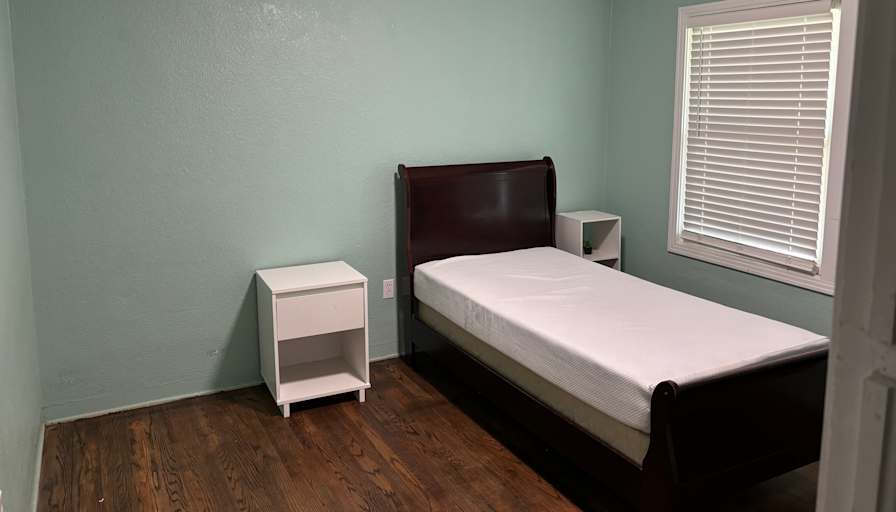 Oscar's room