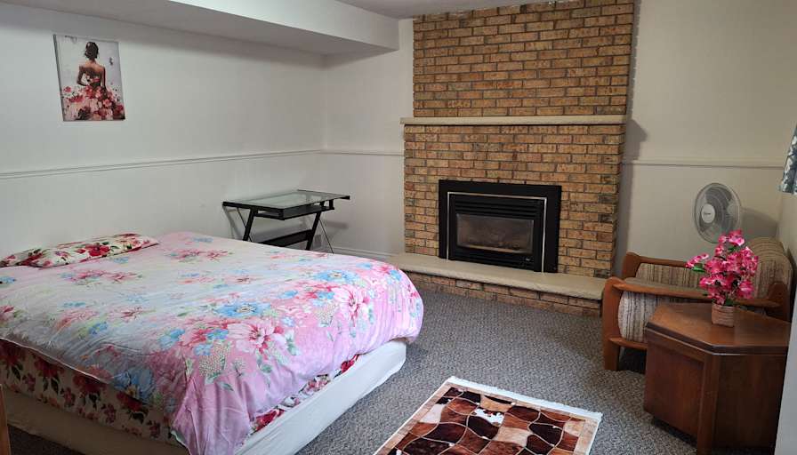 Moteaal's room