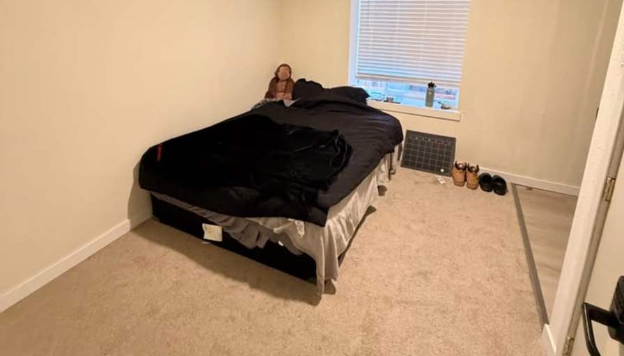 Yoni's room
