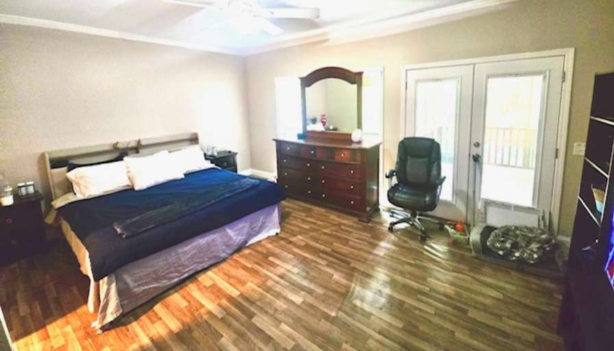 Lisa's room
