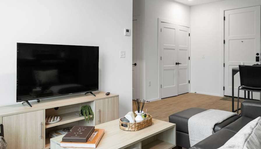 UNITi Bishop Arts's room