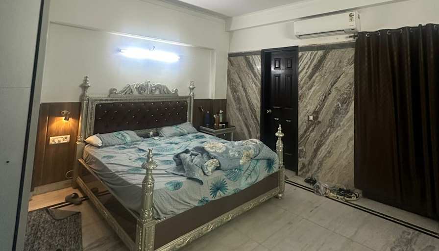 Amit Bhatt's room