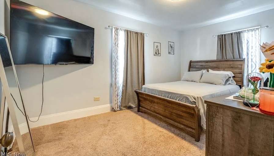 Alexandra Santana's room