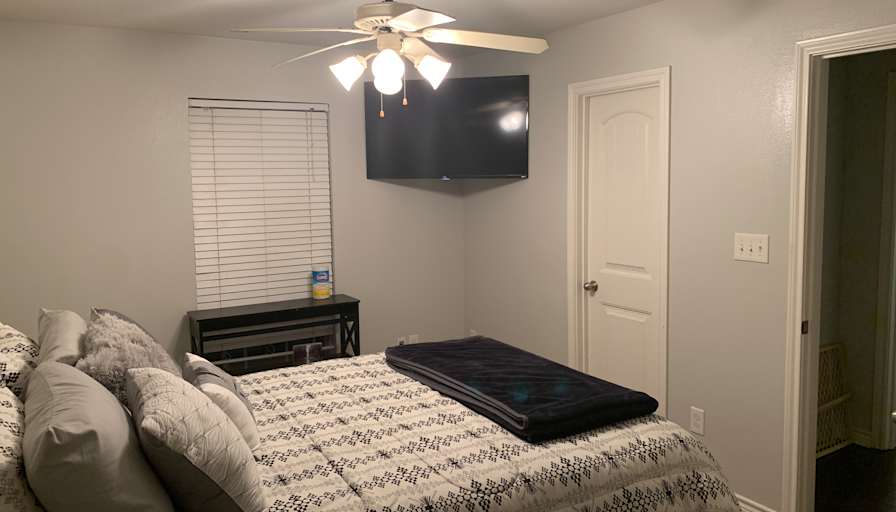 AVAILABLE AUGUST's room