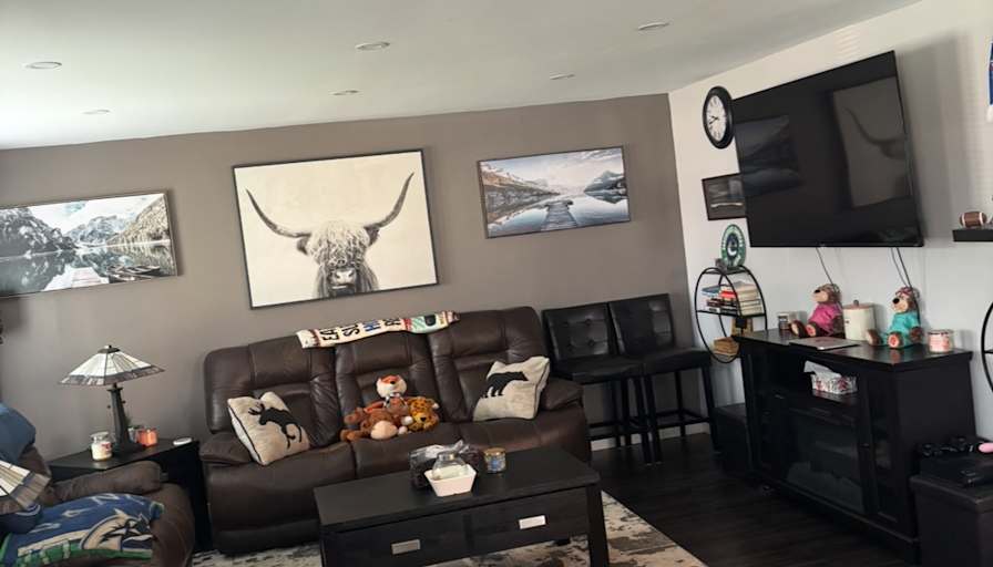 Travis's room