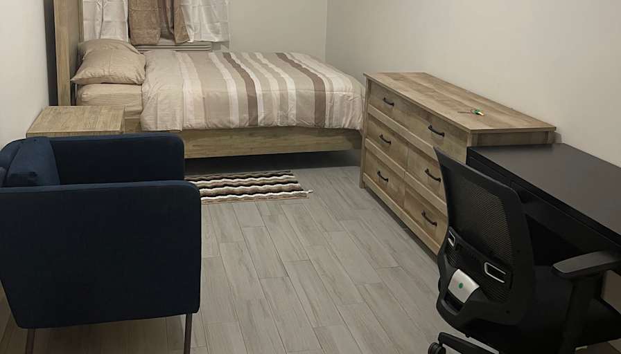 BROOKLYN APARTMENT SHARE LONG OR SHORT TERM's room