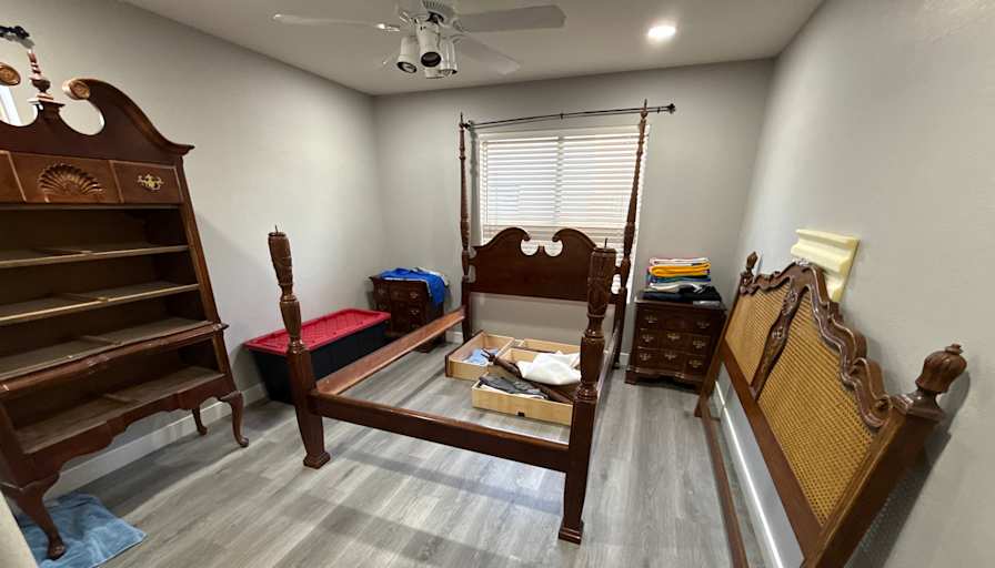 Diego C Alvarado's room