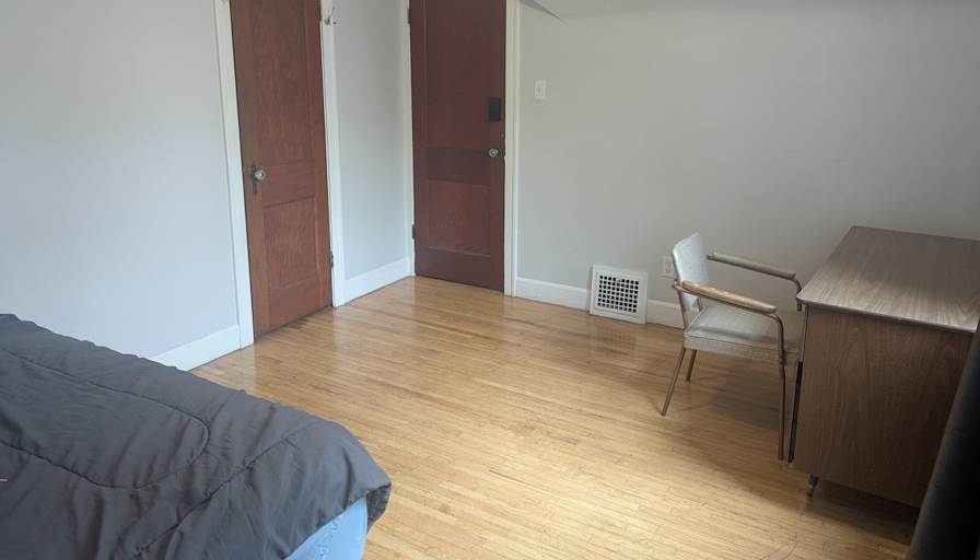 Ken's room
