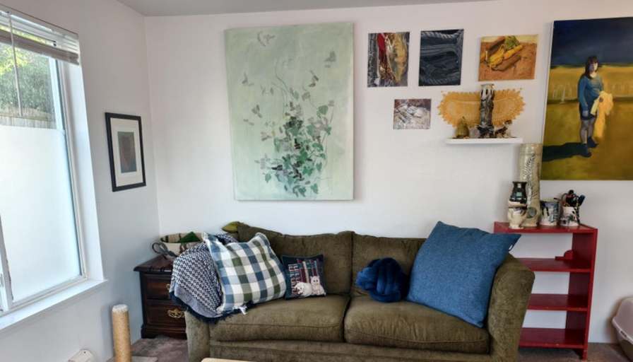 Furnished Room's room