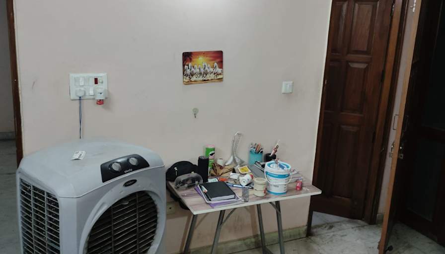 Saurabh Dixit's room