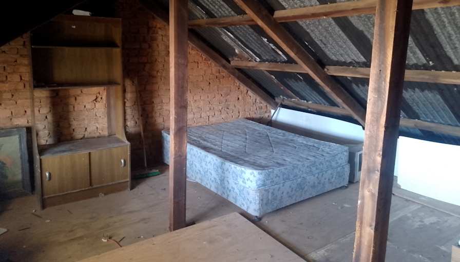 Chandrin Russouw's room