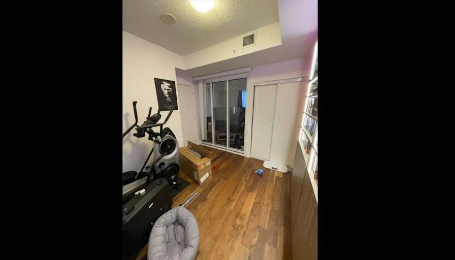 Mahdi's room