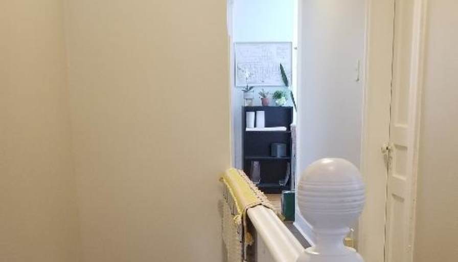Lynda's room