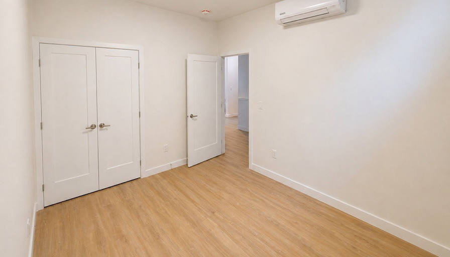 Dorsa Tab's room