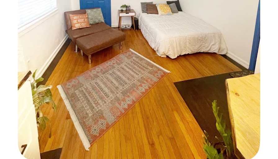 Keur moua's room