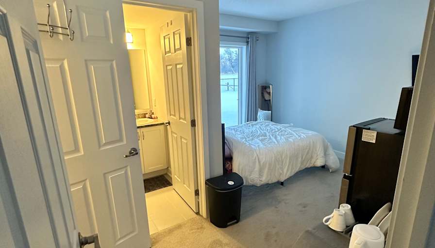Carlos's room