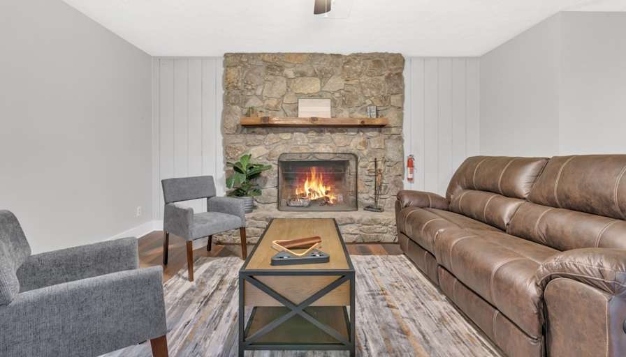 lifedoorrentals's room