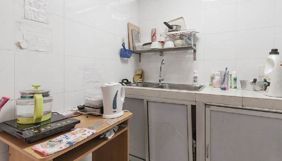 Roomy's room