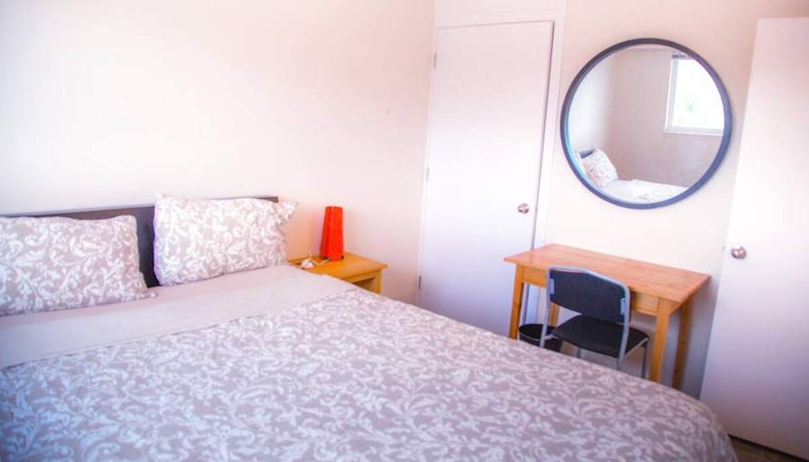 Ali's room