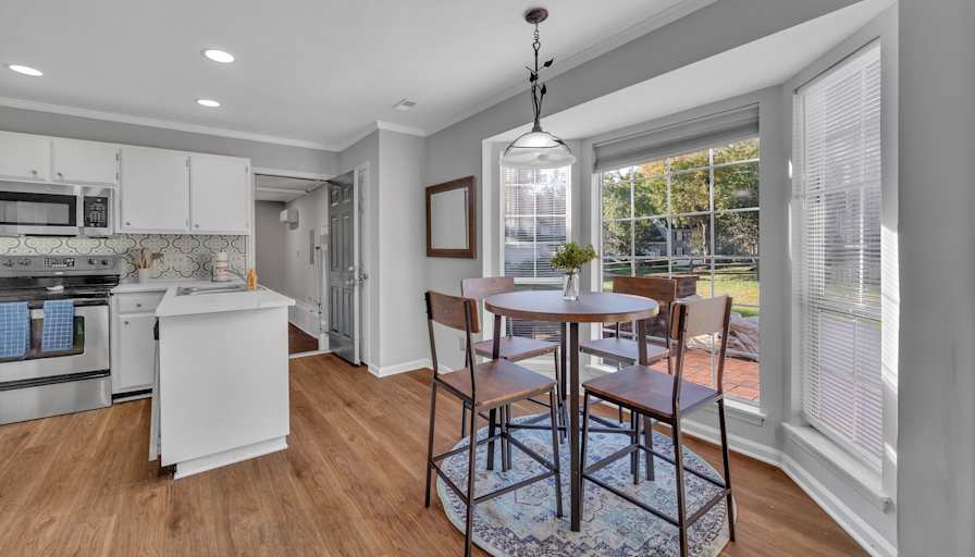 Dynamic Edge Property Solutions's room