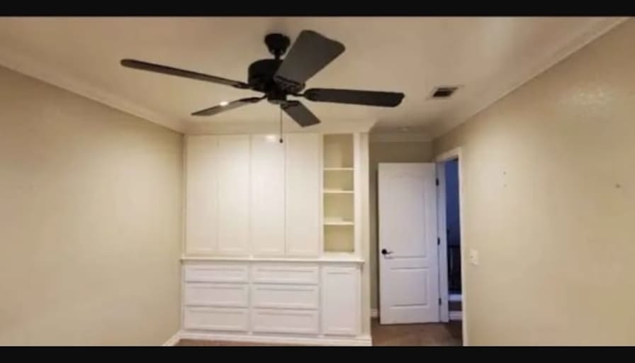 Cyn's room