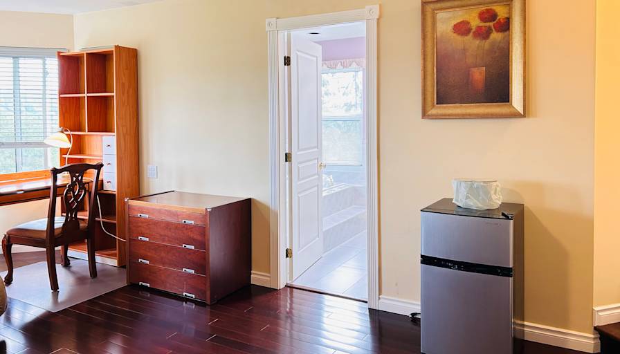 sandy's room