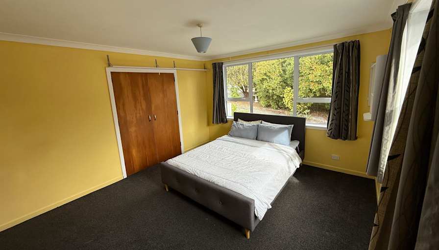 Azi's room