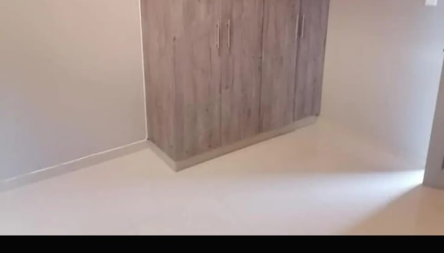 Enhle's room