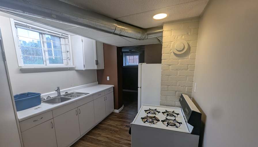 Ken's room