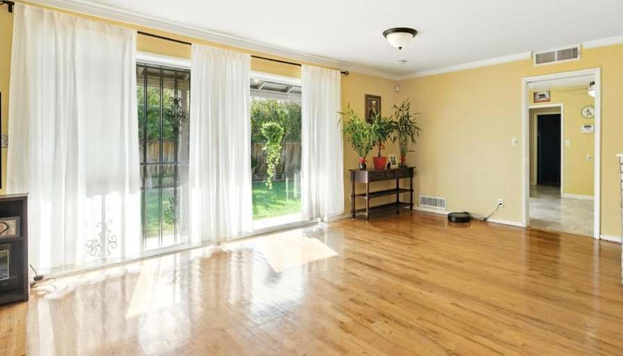 Carmen's room