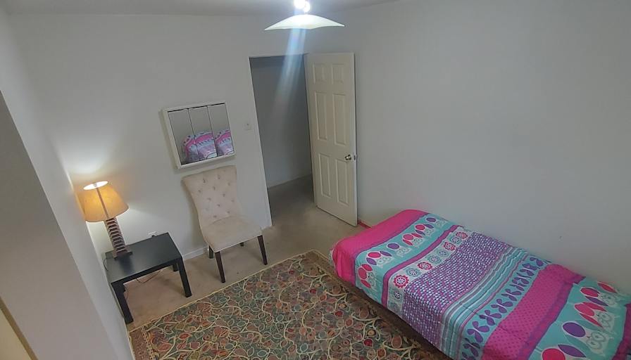 M nik's room