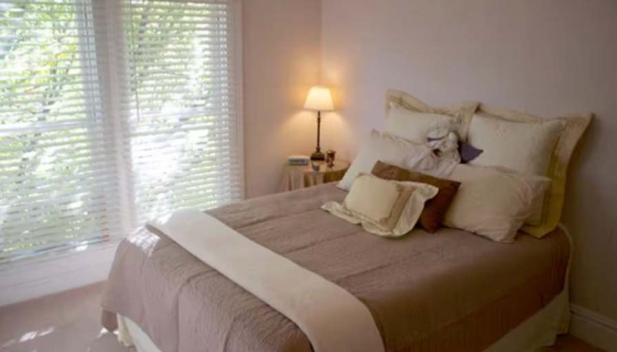 Leslie's room
