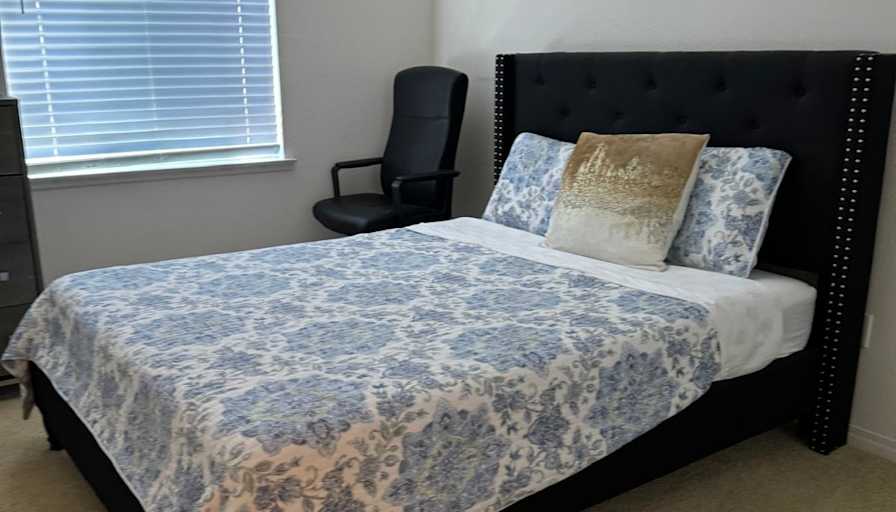 Neli's room