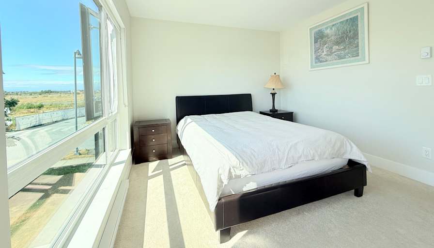 Sunny's room