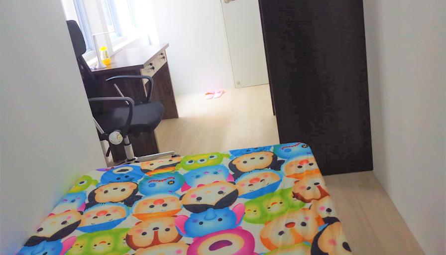 Roomy's room
