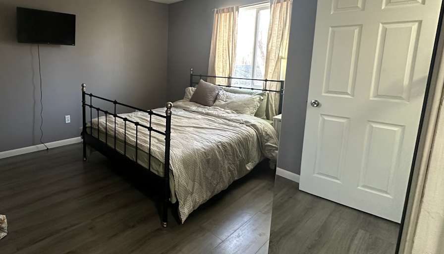 Dulis's room
