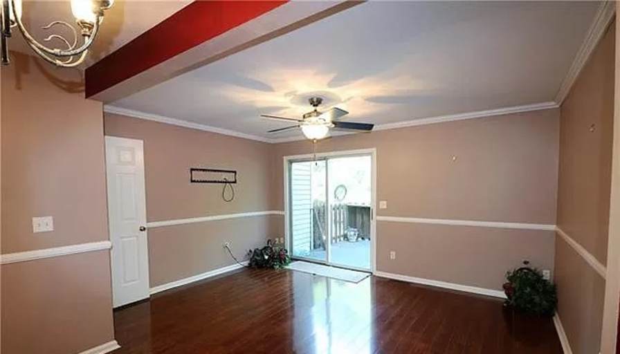 Alcove Rooms's room