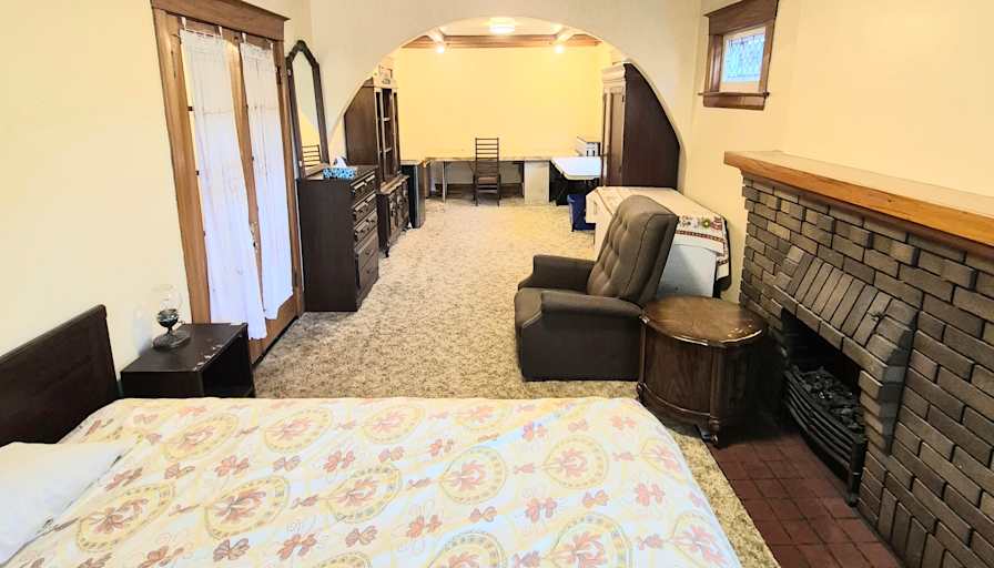 Antonio's room