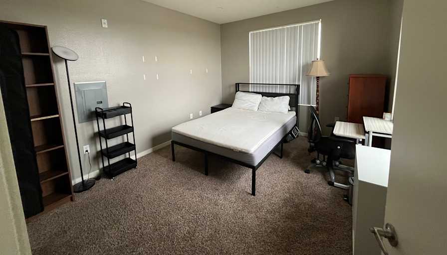 Max Conrad's room