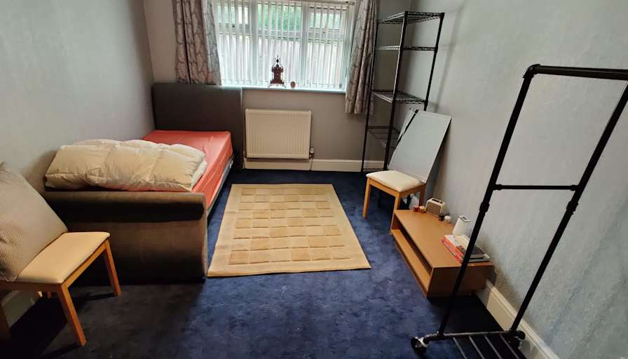 Tom's room