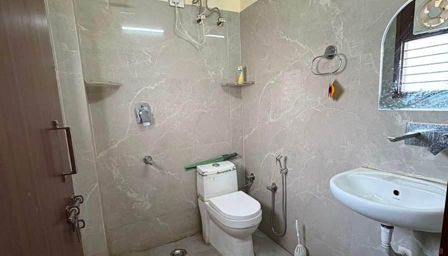 Divyanshi's room
