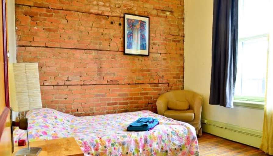 Jen's room