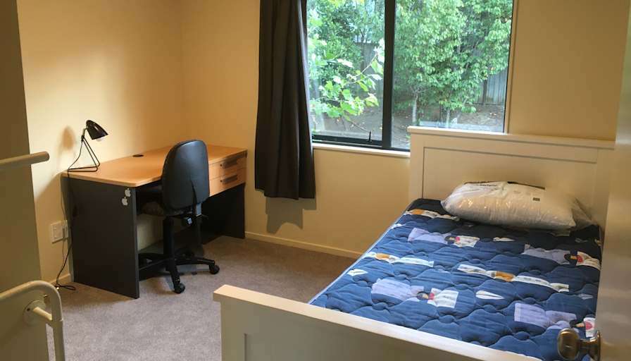 Kaz's room