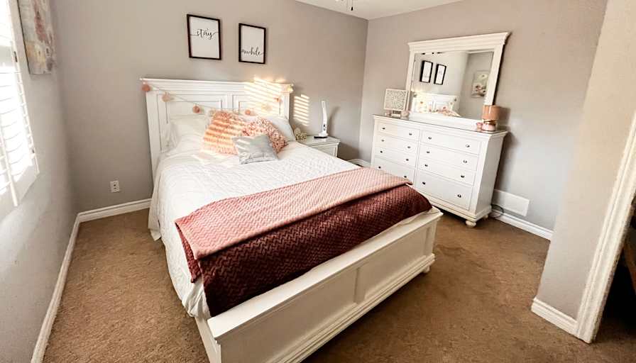 Hanya's room