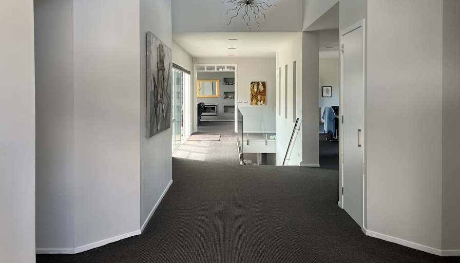 Allan Struthers's room