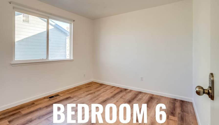 HomeCrew's room
