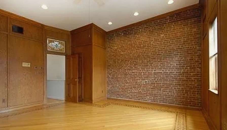 TJ Lyons's room