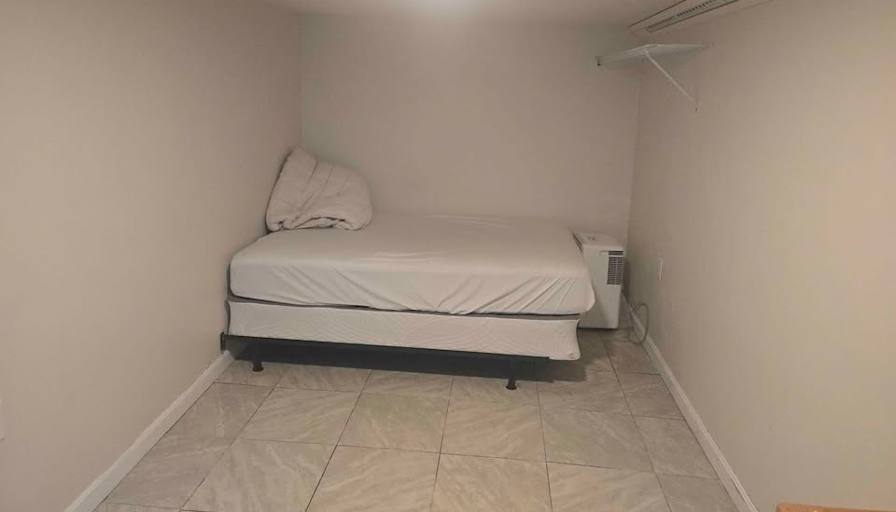 Lu No's room