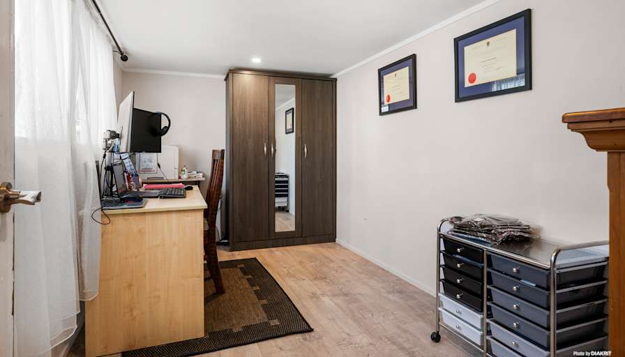 Tom's room