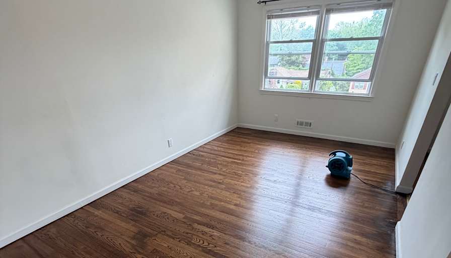 kEN's room